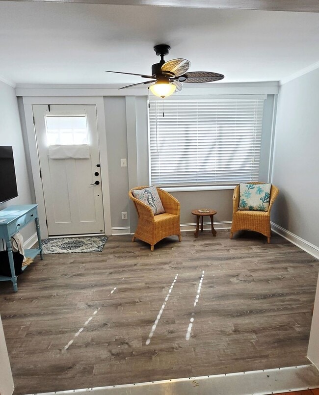 Building Photo - Beautiful Bungalow In the Twin Beaches