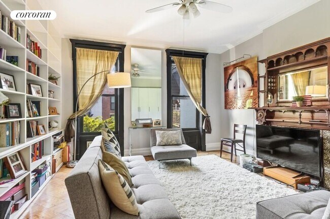 Building Photo - 129 W 94th St