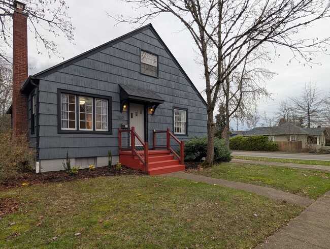 Building Photo - Fantastic 4-Bedroom, 2-Bath Home In Eugene...