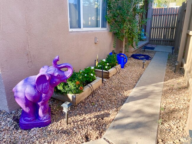 Building Photo - 2248 Matthew Ave