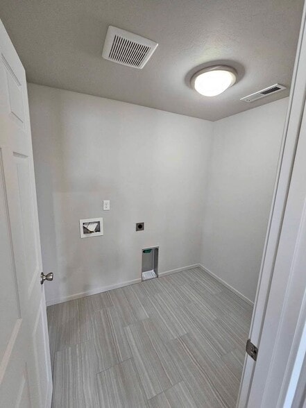 Building Photo - 722 E Cascade St