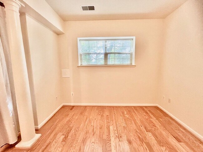 Building Photo - 13027 Middlebrook Road