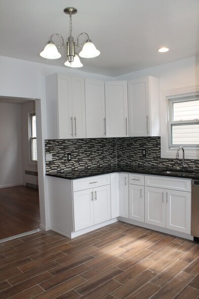 Building Photo - 6954 Loubet St
