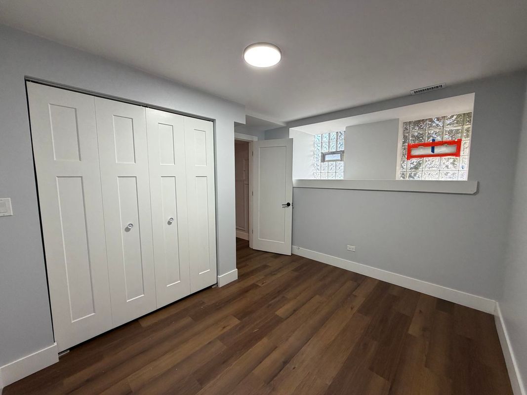 Building Photo - 932 N Richmond St