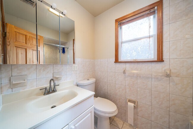 Building Photo - 162 W 53rd St