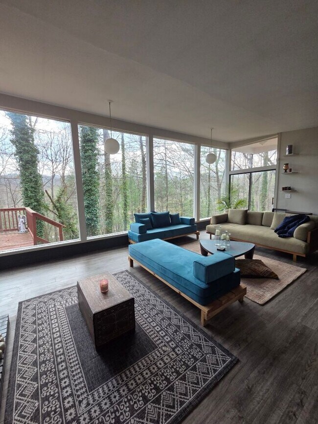 Building Photo - $1,800 - 3 Bedroom 2 Bathroom Gorgeous and Unique Furnished House in Webster