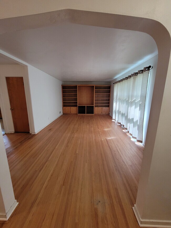 Building Photo - 1432 11th St S