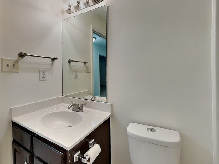 Building Photo - 5859 Crimson Oak Ct