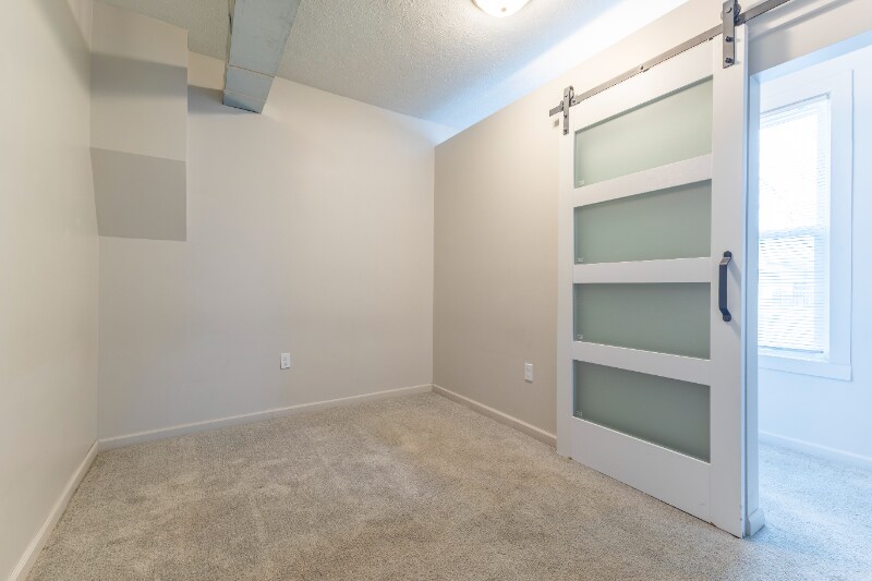 Building Photo - 6604 Ballard Ave