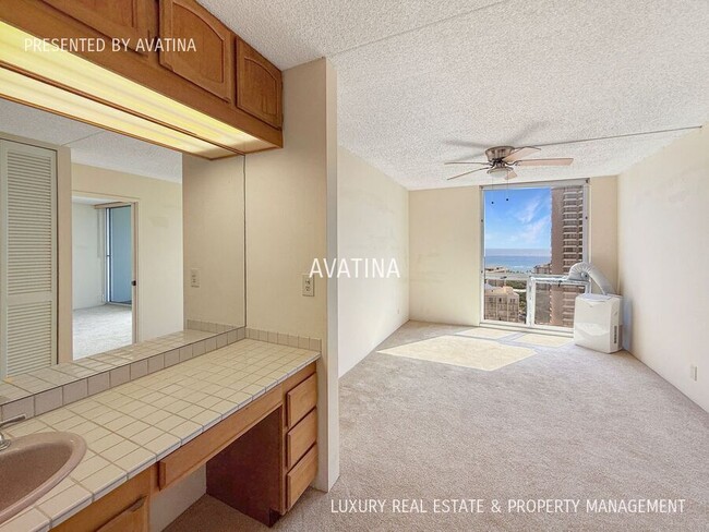 Building Photo - 469 Ena Rd