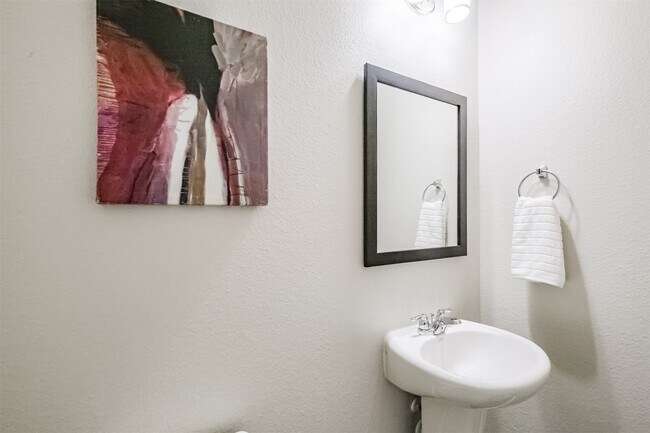 Building Photo - 14906 Eagle feather ct.