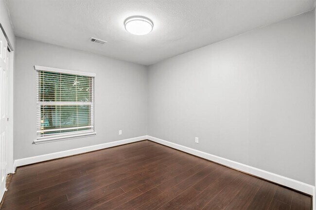 Building Photo - 139 W Village Knoll Cir