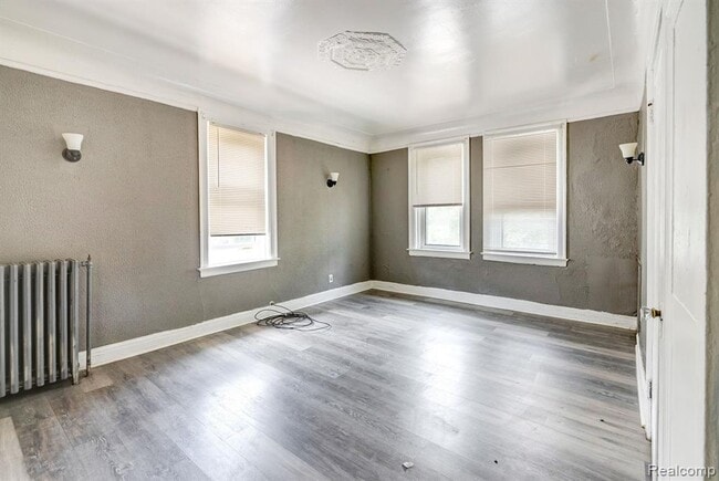 Building Photo - 13535 La Salle Blvd