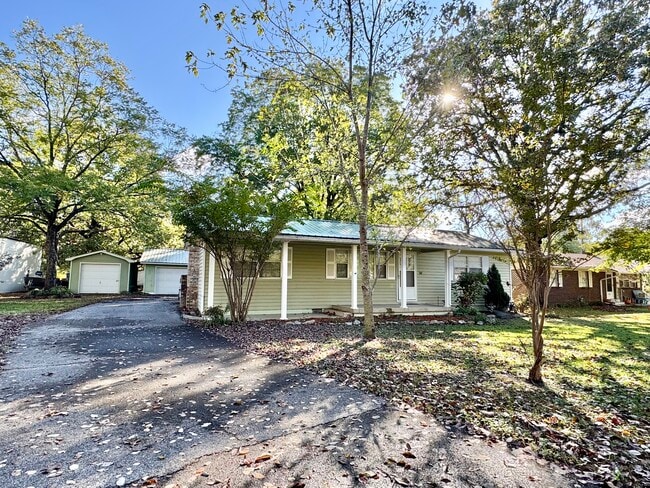 Primary Photo - 307 N Union Ave