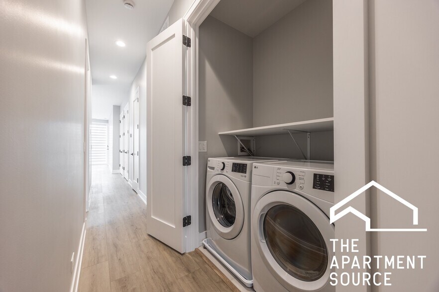 Building Photo - 3738 S Calumet Ave