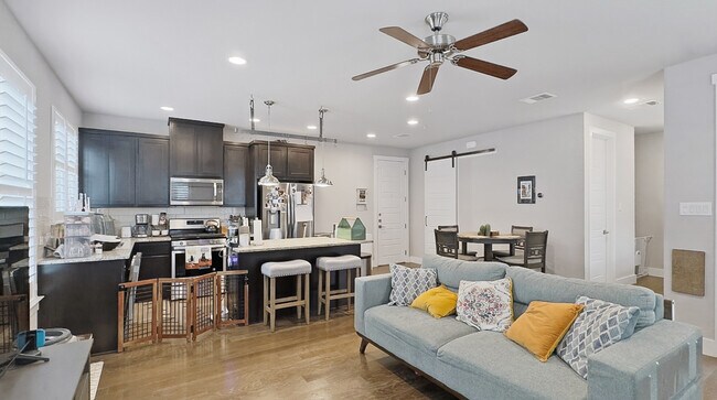 Building Photo - 223 Claremont Ave