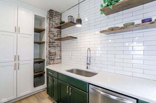 Building Photo - 1306 S East St