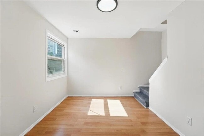 Building Photo - 12 Saddlewood Ct