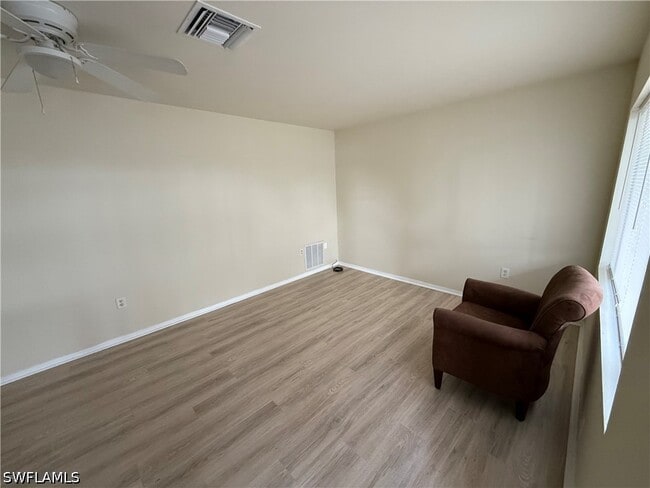 Building Photo - 10632 Woods Cir