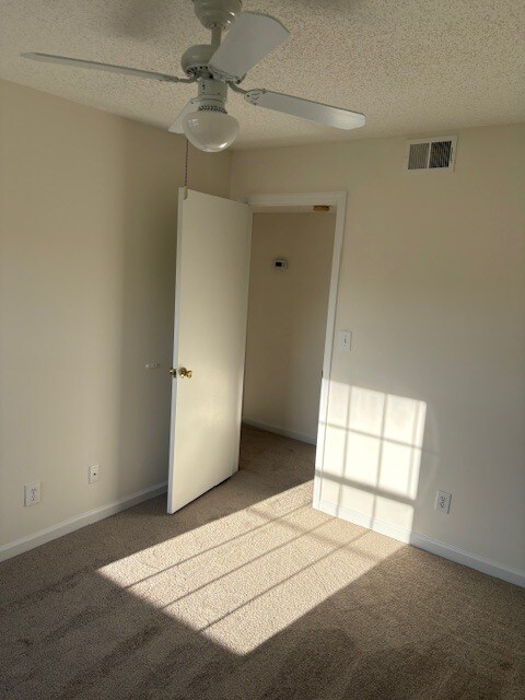 Building Photo - 2280 Andover Dr