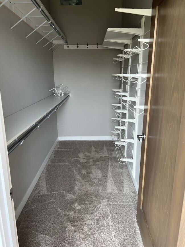 Building Photo - Gorgeous 2 Bedroom Penthouse