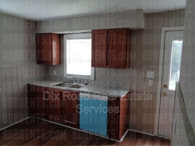 Building Photo - 1255 Hooven Ave