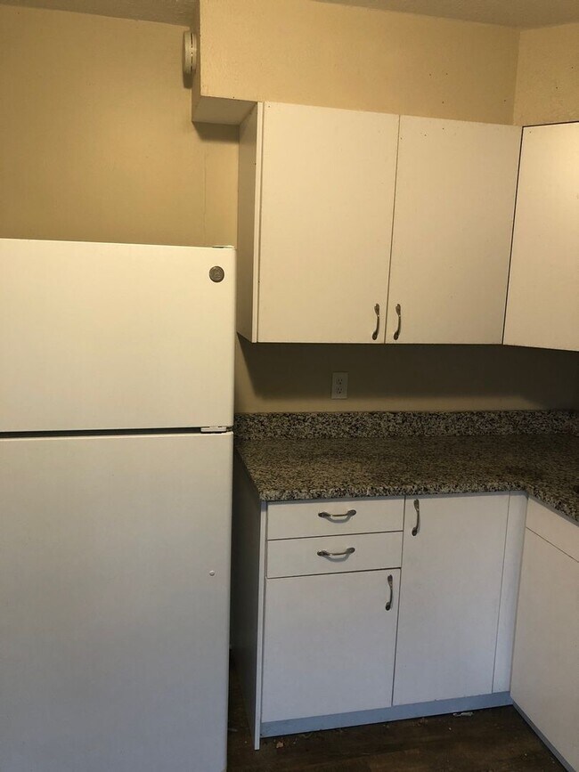 Building Photo - 1130 Wendall Ave