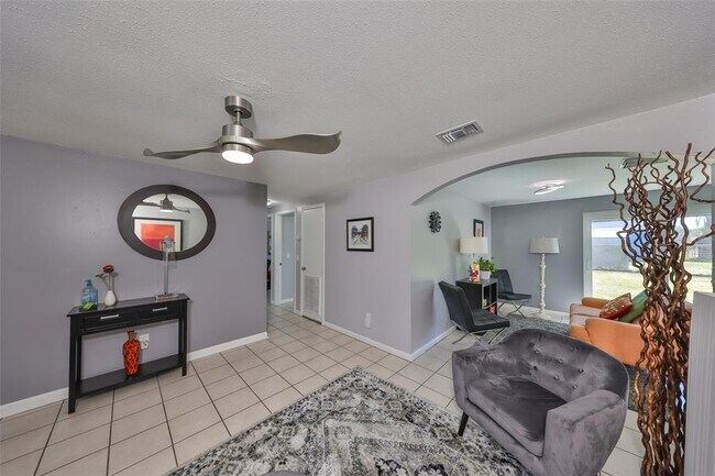 Building Photo - 6025 Florida Cir S