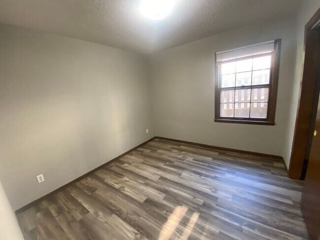Building Photo - 2BR/1BA East Campus - Short Distance to Campus!! Coin-operated washer/dryer on-site.