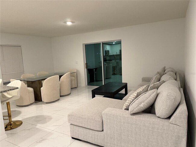 Building Photo - 6606 Leo Ln