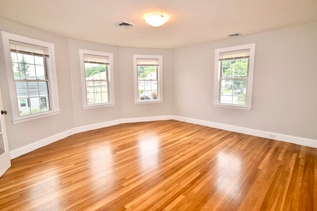 Building Photo - 98 Dean St