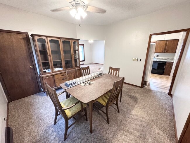 Building Photo - 102 E 8th St