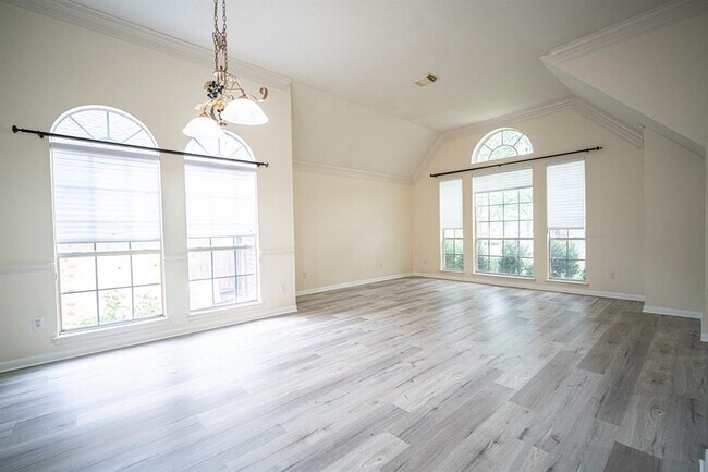 Building Photo - 4503 Oak Valley Dr