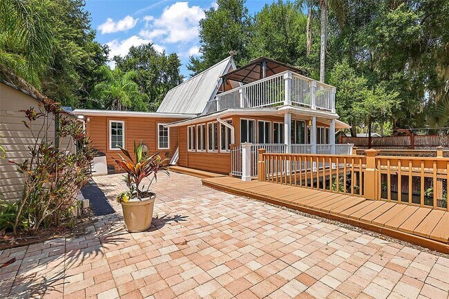 Building Photo - 507 Lakeshore Dr