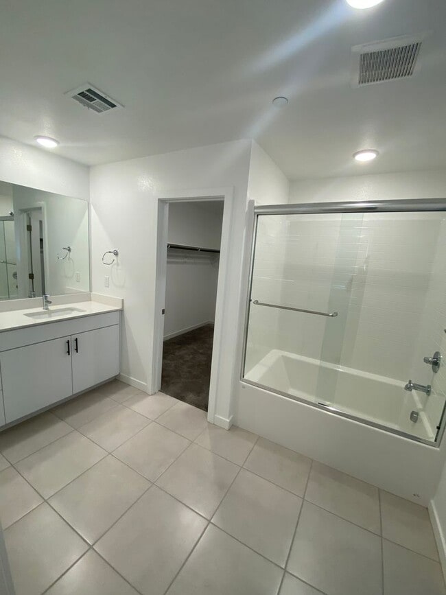 Building Photo - AMERICANA Property Mgmt - New Modern 3 beds - 2 story Townhouse in Inspirada
