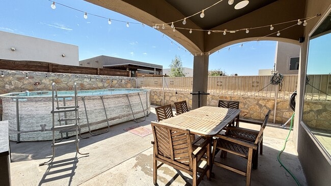 Building Photo - 2148 Honour Point Pl