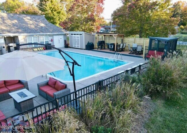 Building Photo - 3802 Falcon Crest Dr
