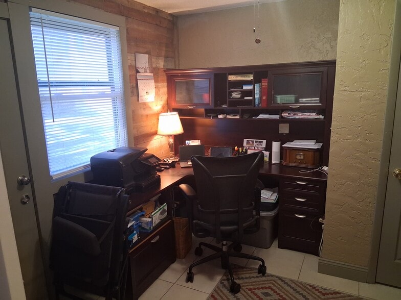 Building Photo - 2679 Sabal Springs Cir