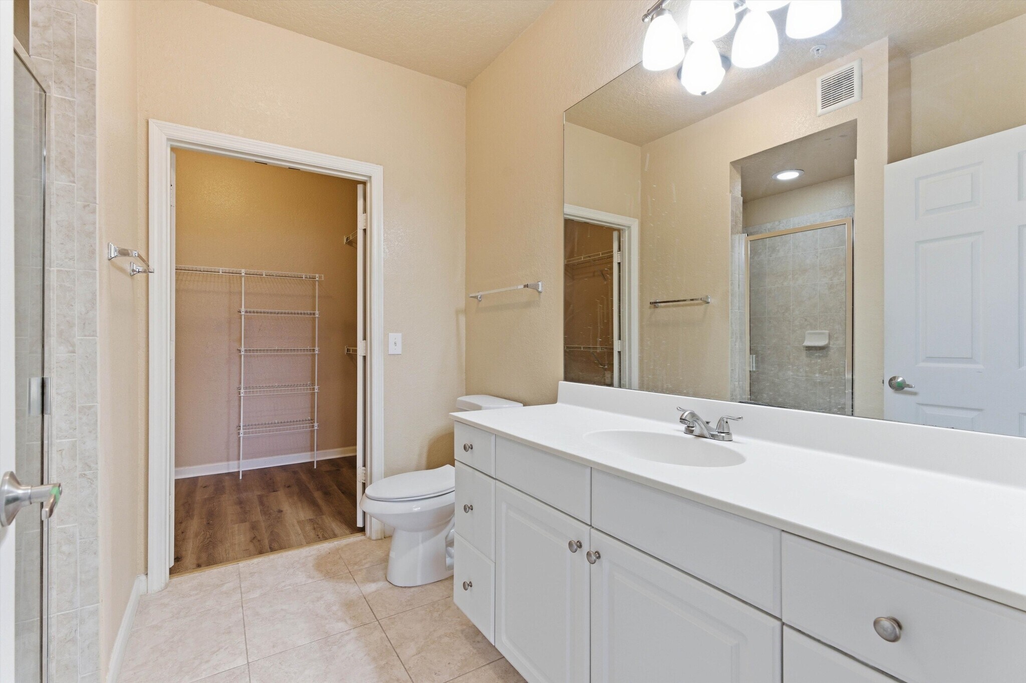 Building Photo - 8539 Gate Pky W