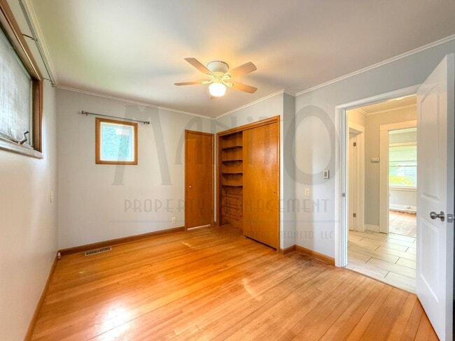 Building Photo - 1032 E 33rd Ave