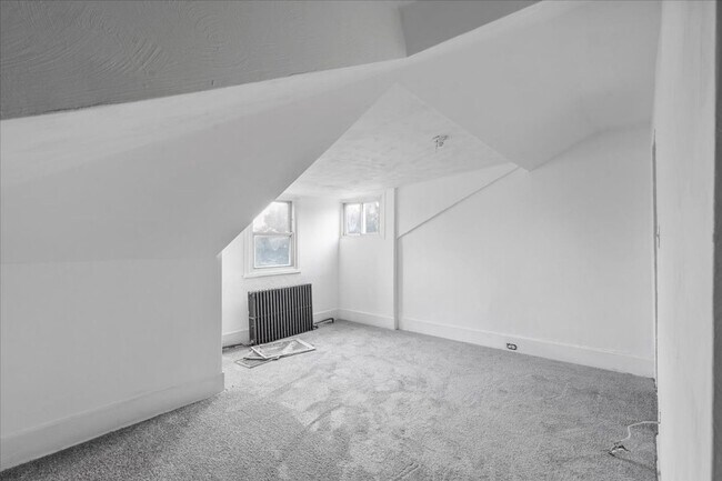 Building Photo - 5556-5558 Pocusset St