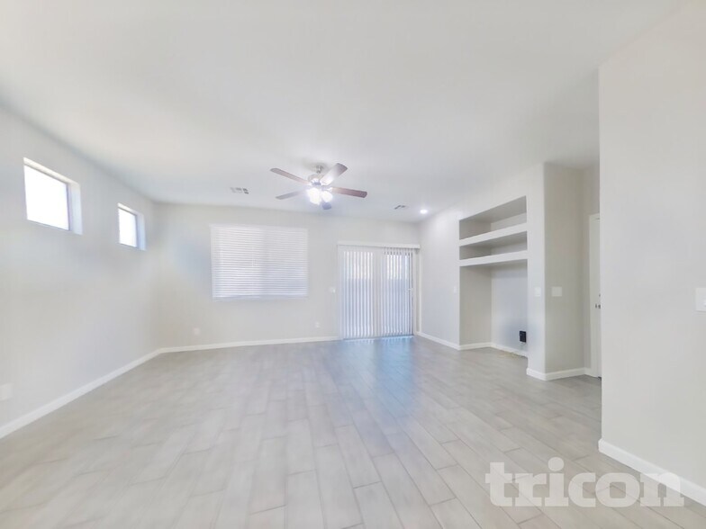 Building Photo - 14714 N 176th Ln