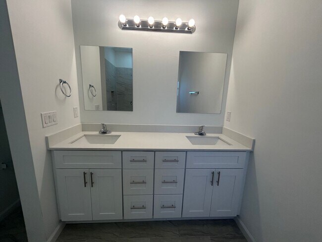 Building Photo - BRAND NEW CONSTRUCTION- 4 Bedroom 2 Bath-2 Car Garage-Serene Lake Placid Location