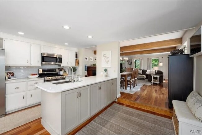 Building Photo - 2943 Lumbard Rd