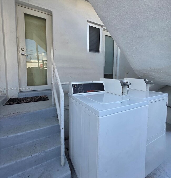 Building Photo - 1616 Euclid Ave