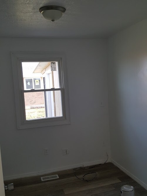 Building Photo - 4267 Drowfield Dr