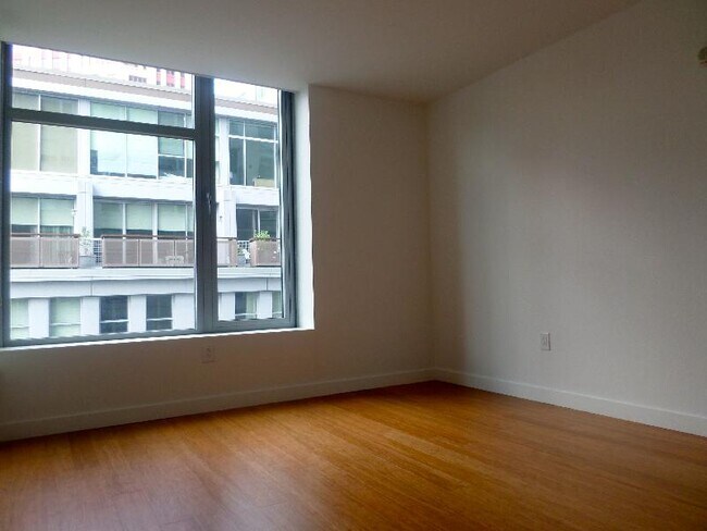 Building Photo - 125 Kingston St