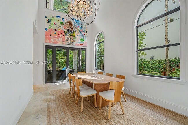 Building Photo - 2561 Trapp Ave