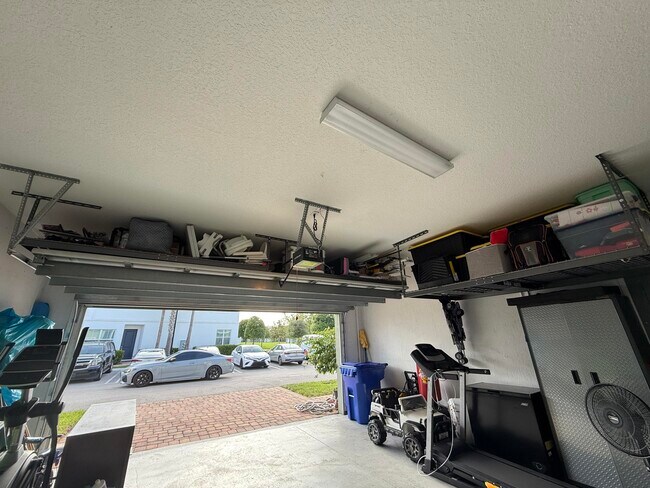 Building Photo - 56 Sabal Ct