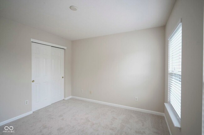 Building Photo - 14170 Royalwood Dr